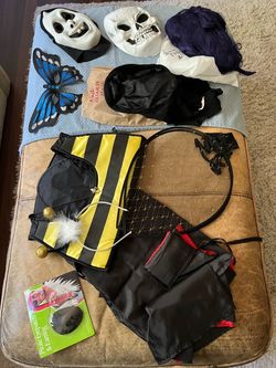Long Cape womens bee 🐝 outfit Halloween costumes masks 🦋 long purple black wig and more!! Near dt apex