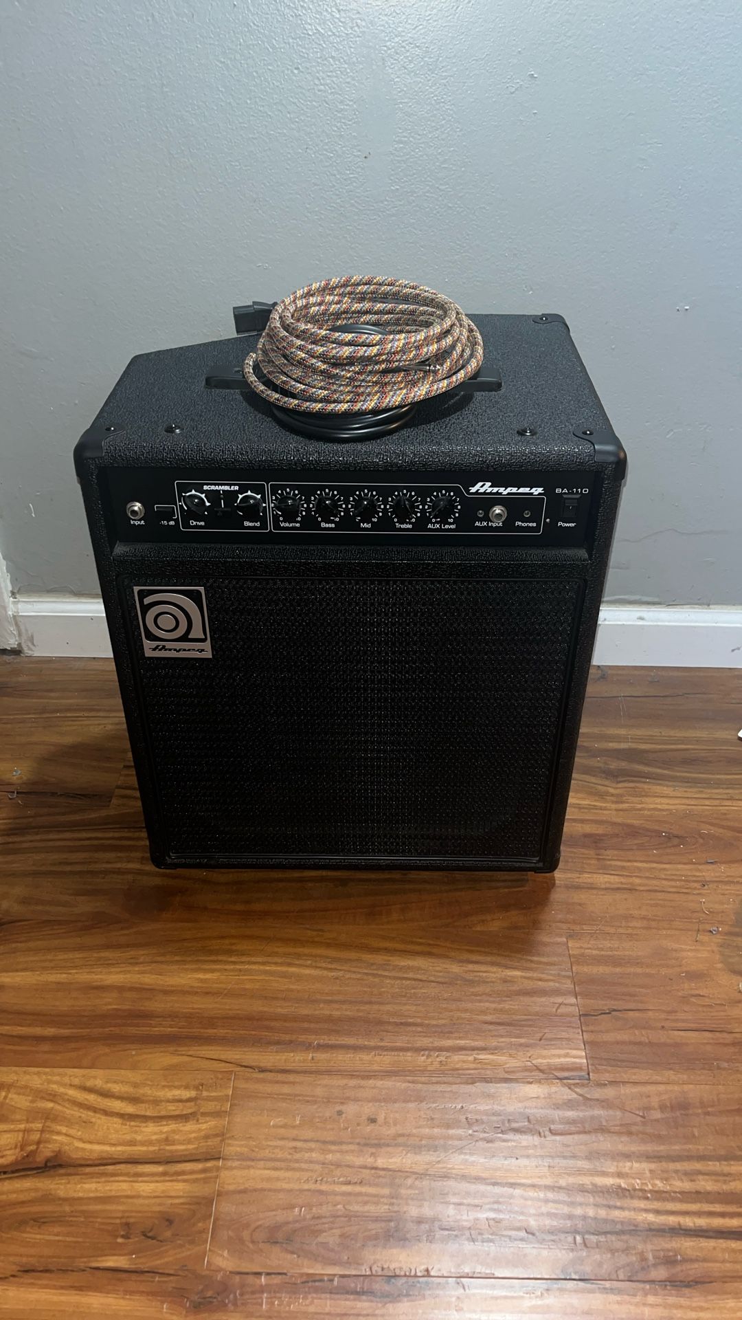 Bass Amp 400$ O.B.O