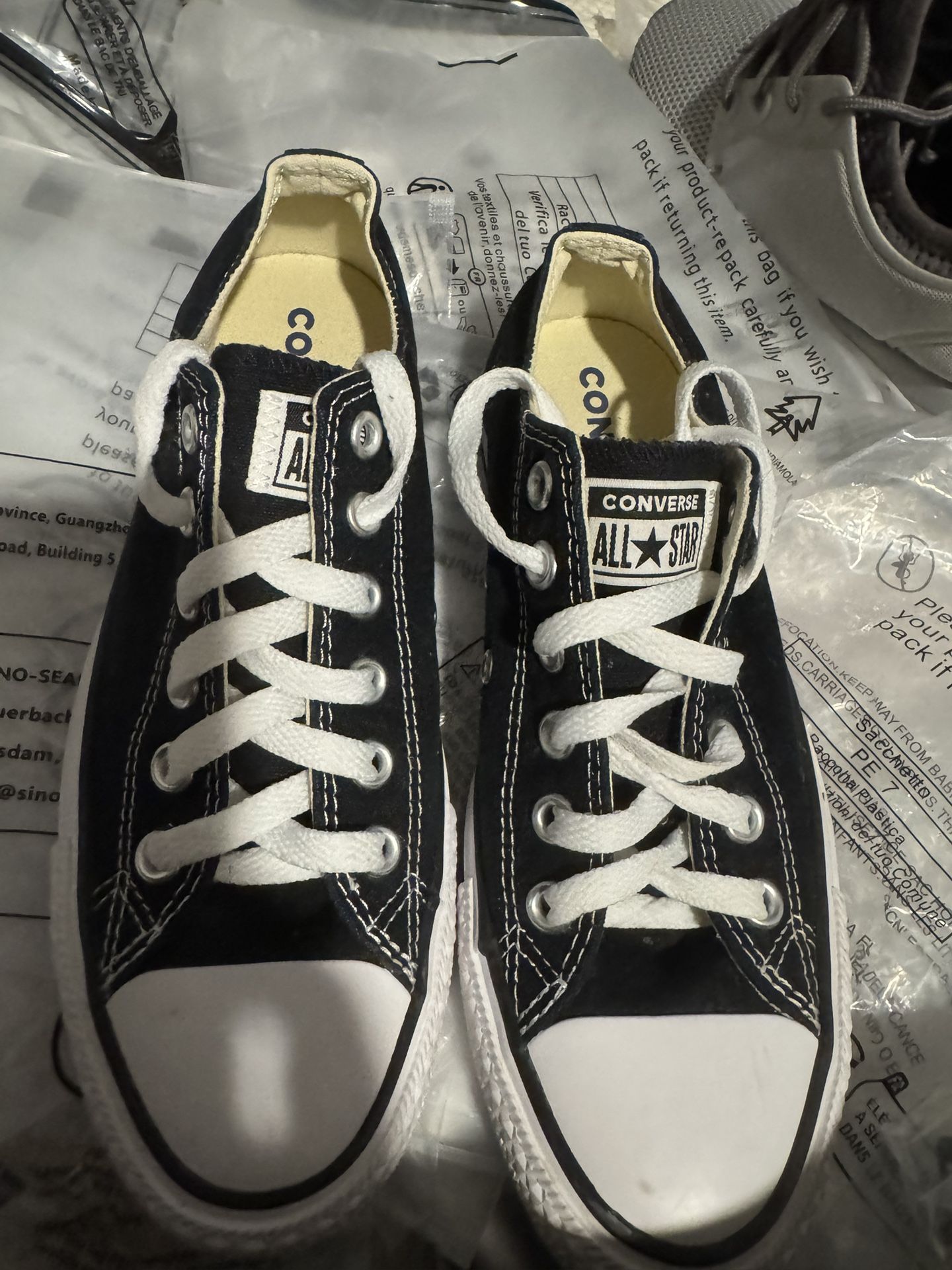 Men’s Size 5 Women’s 7 Converse Chuck Taylor Black White Canvas Shoes