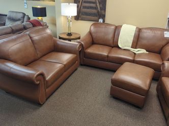 LEATHER COUCH AND LOVESEAT SET NEW