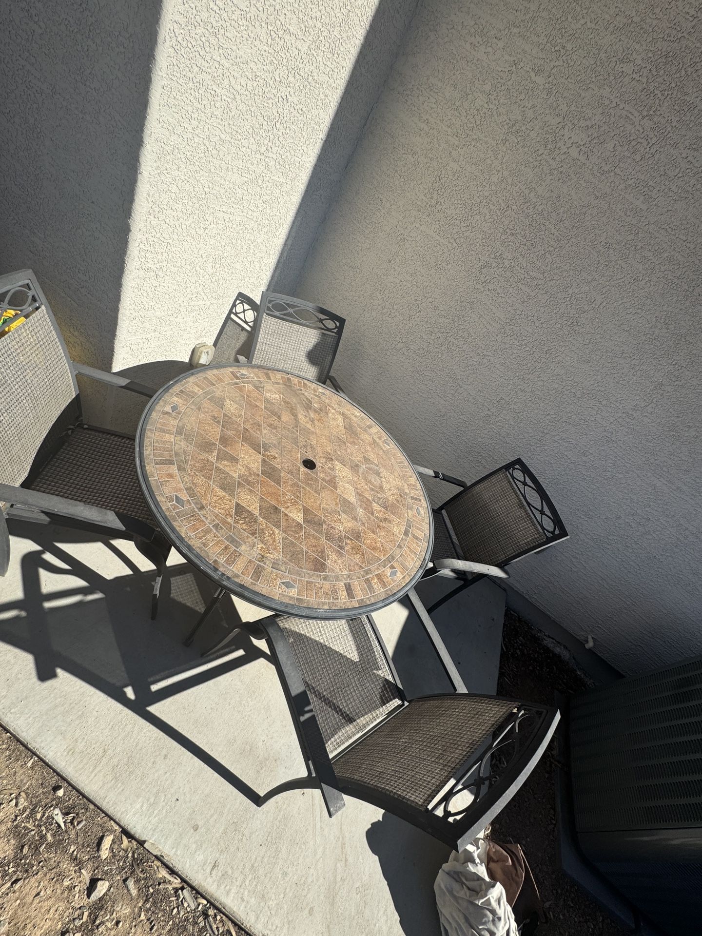 Out Door Table And Chairs Plus Covers