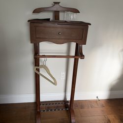 Clothing Rack With Storage Shelve 