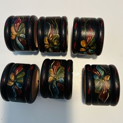 Scandinavian Rosemaling Napkin Rings, Set of 6.