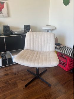 Comfy Wide Office Desk Chair in Beige