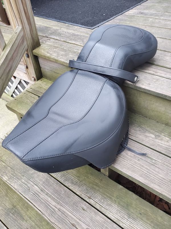 Harley-Davidson mustang seat for Sale in Cleveland, OH - OfferUp