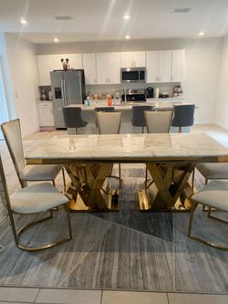 Beautiful dining set with six chairs LV style