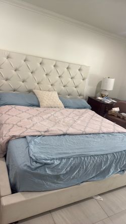 Upholstered Bed Frame with Tufted Headboard