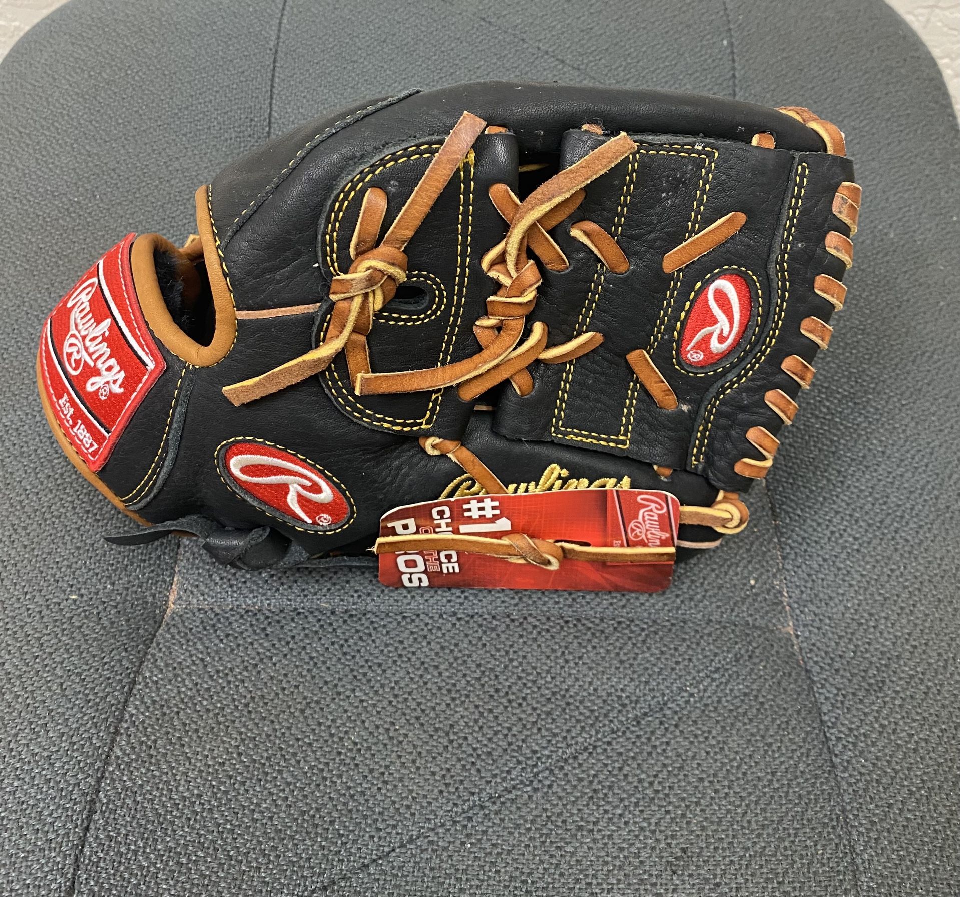 New Rawlings Gold Glove 