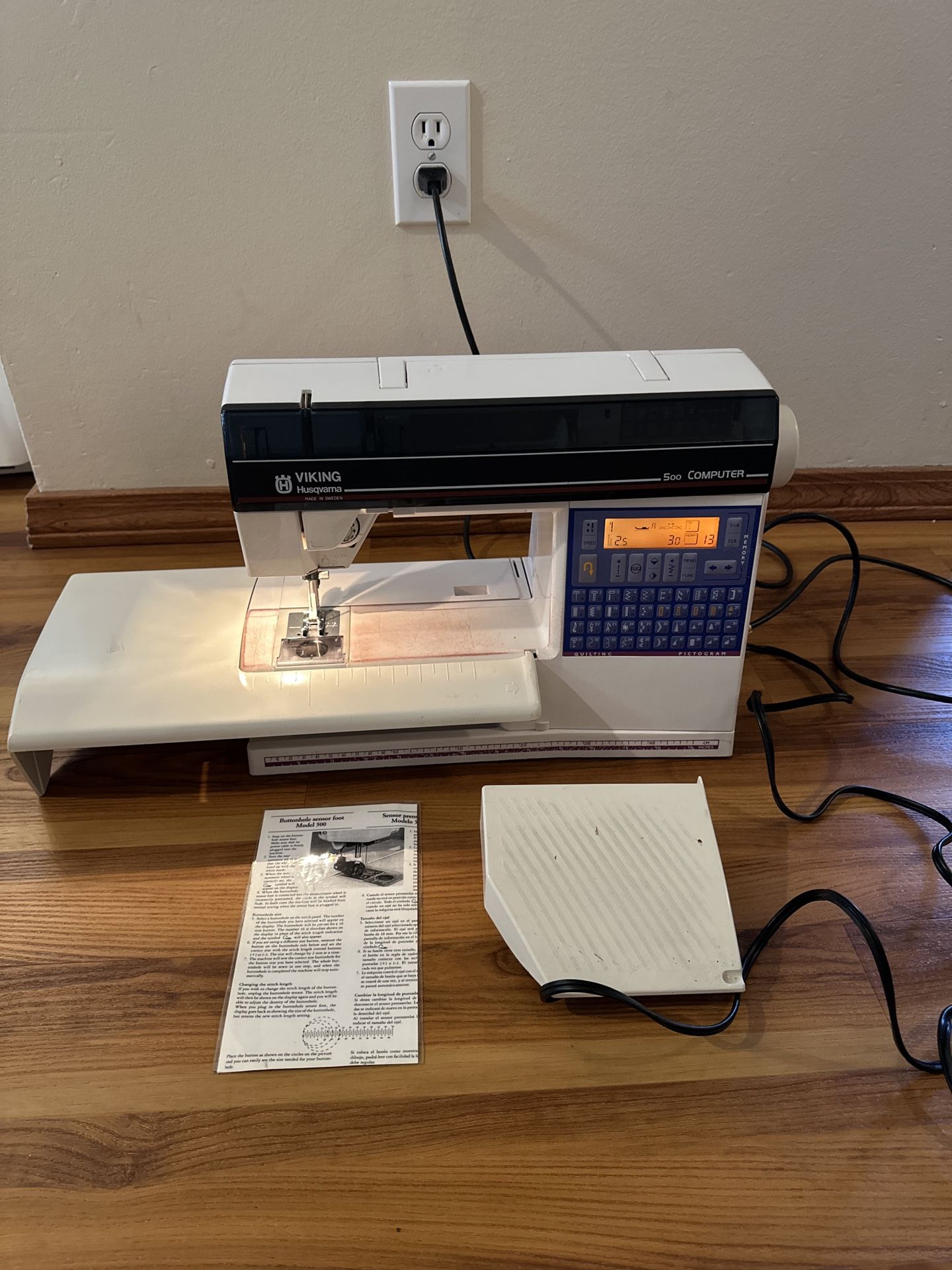 Viking Husqvarna 500 Computer Sewing Machine 