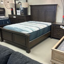 🎁 Queen Bed 🔥