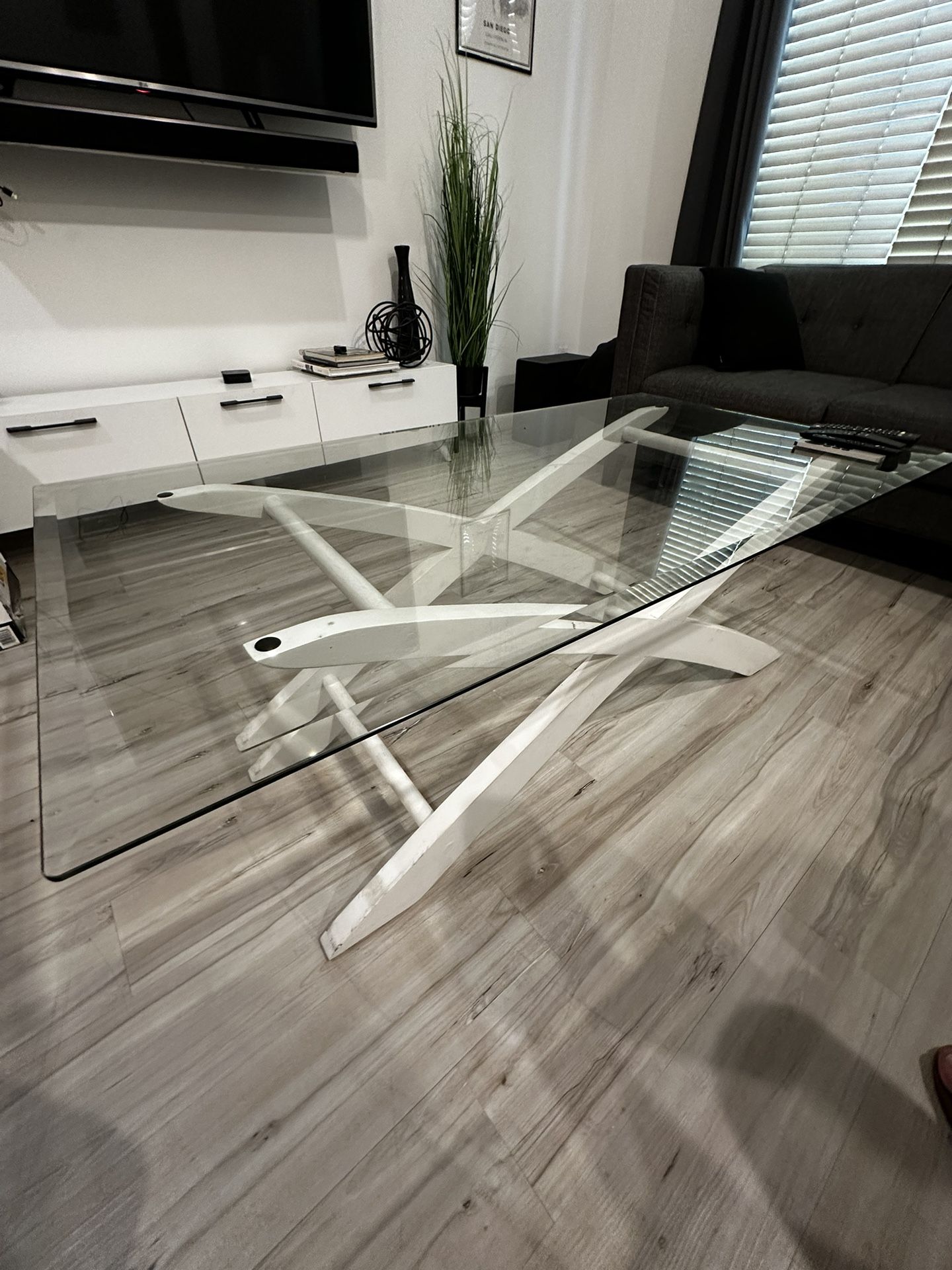 Glass Table / White