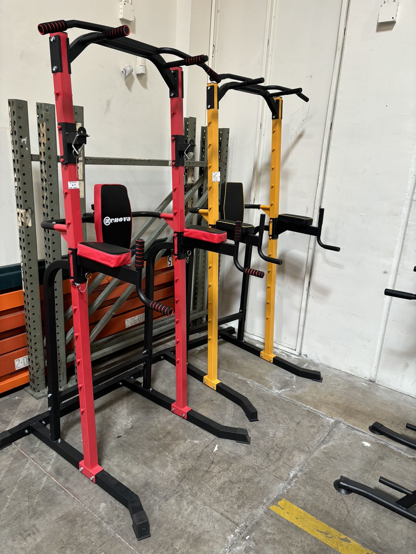 Brand New 550 lbs capacity Pull Up Bar Tower Dip Stands Fitness