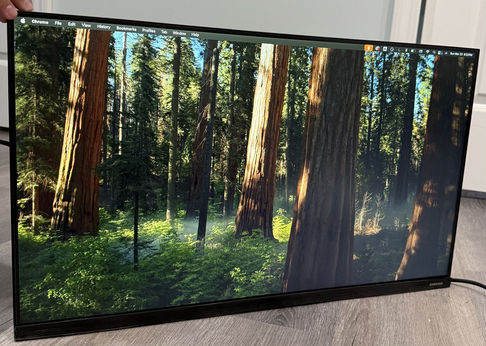 Samsung 27", LG 27", and Acer 23.8" Monitors