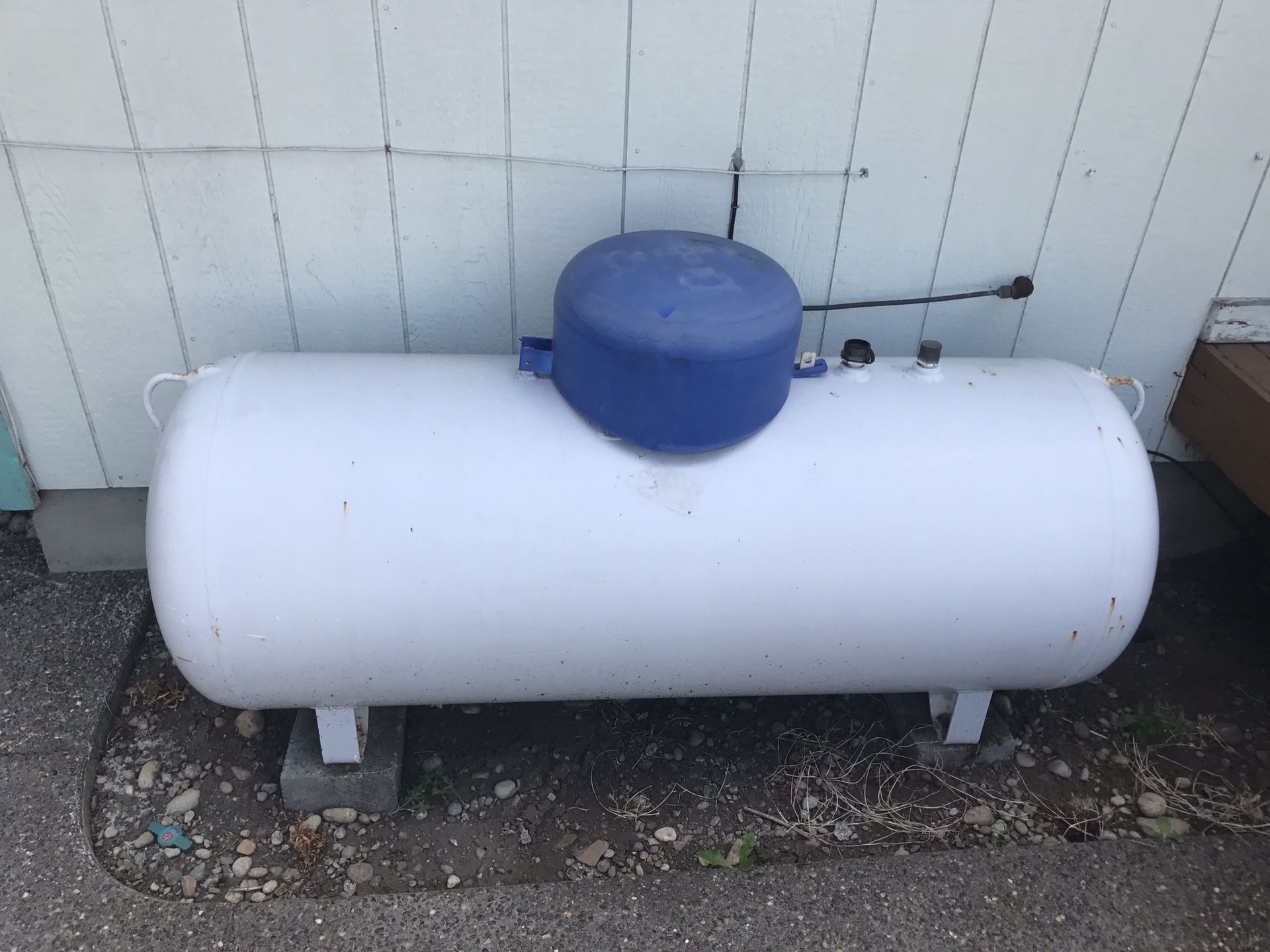 120 gallon propane tank