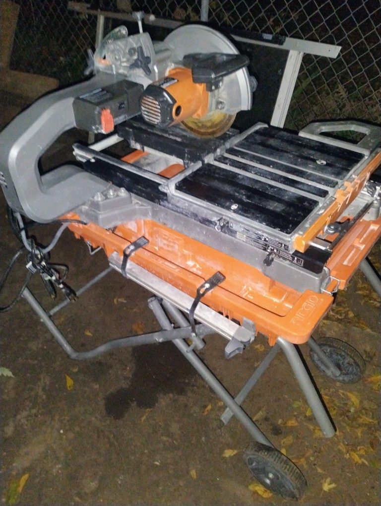 Rigid 10in Wet Tile Saw