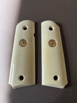 Colt full size grips