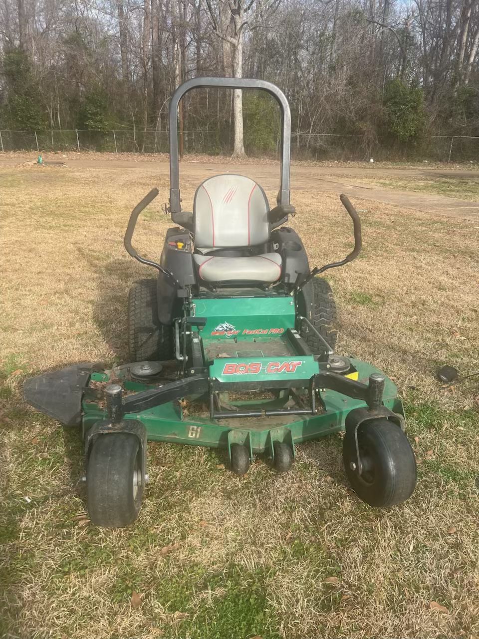 61 In Zero turn Lawnmower