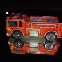 Vintahe Red Firetruck  Hotwheel 