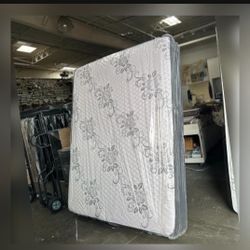 Mattress and Boxspring KING   / COLCHONES NUEVOS Deluxe