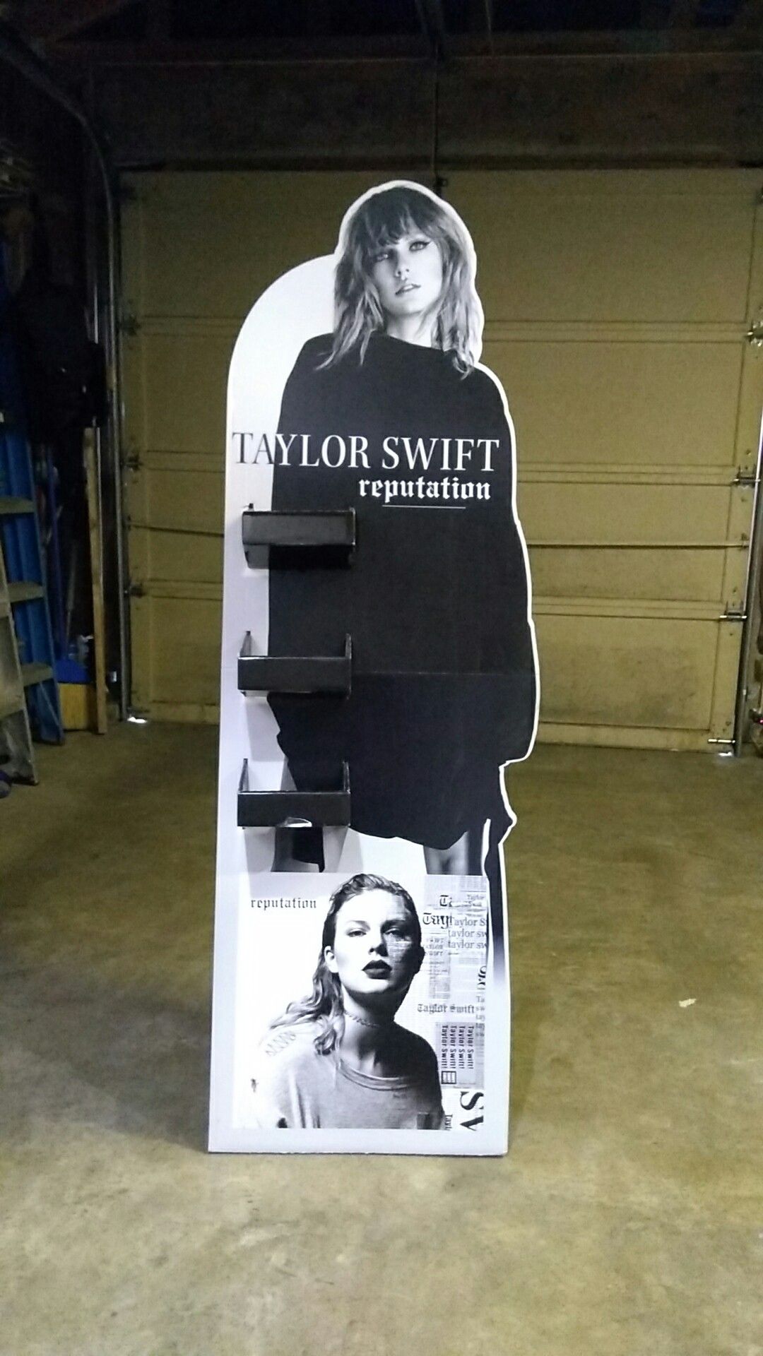 Taylor Swift! Cardboard CD Holder Display/Red Album Blanket