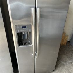 GE Side By Side Door Stainless Steel Refrigerator 