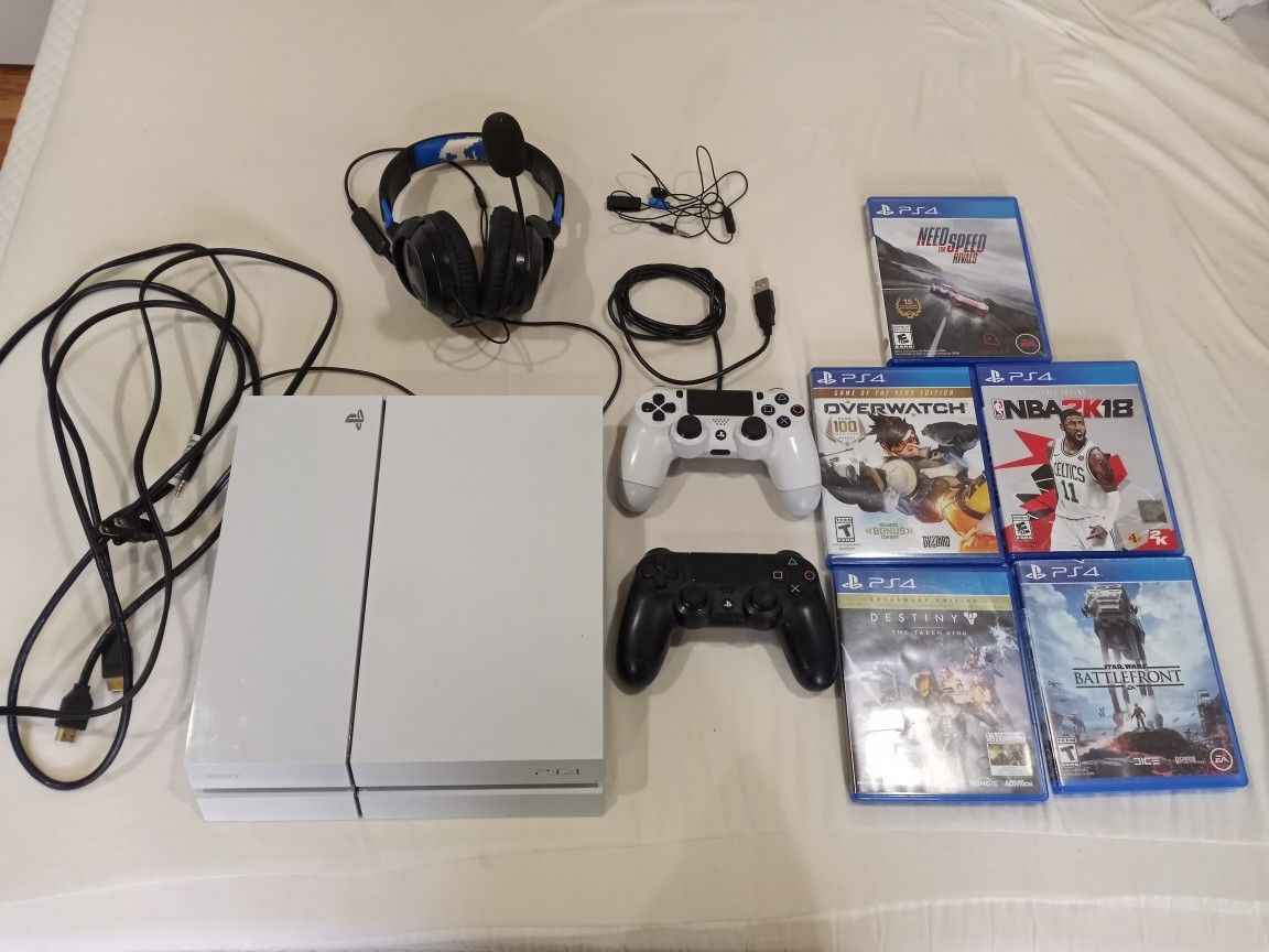 PS4 Bundle Original Destiny Edition White