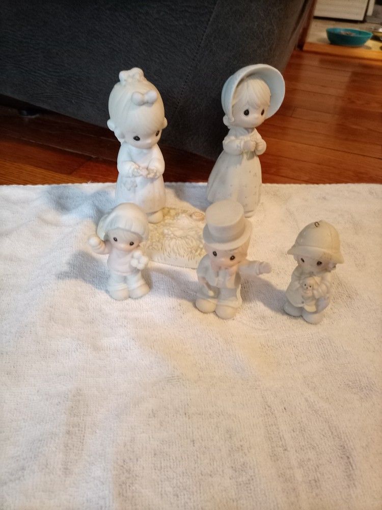 Precious Moments Figures