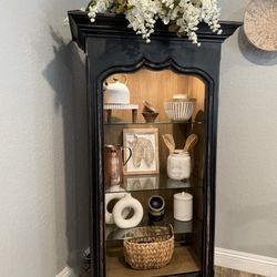 Farmhouse Hutch/ Cabinet/ Showcase Display/ Hutch Farmhouse Style
