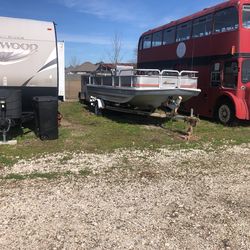 Hurricane Flat bottom Boat Johnson Motor