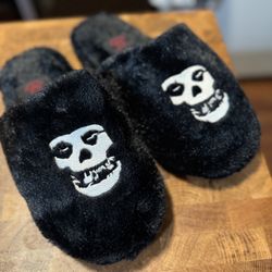 Embroidered Misfits Band Crimson Ghost Logo Slippers Black