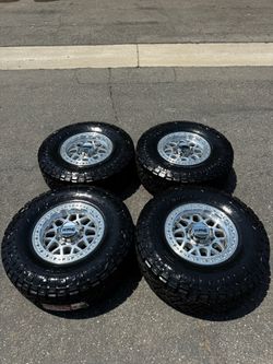 Ford F250 F350 SuperDuty KMC KM549 GRS 8x170 17" Wheels Machined With 35” Nitto RidgeGrappler Tires