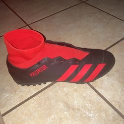 Predator 19.4 Indoor Size 9