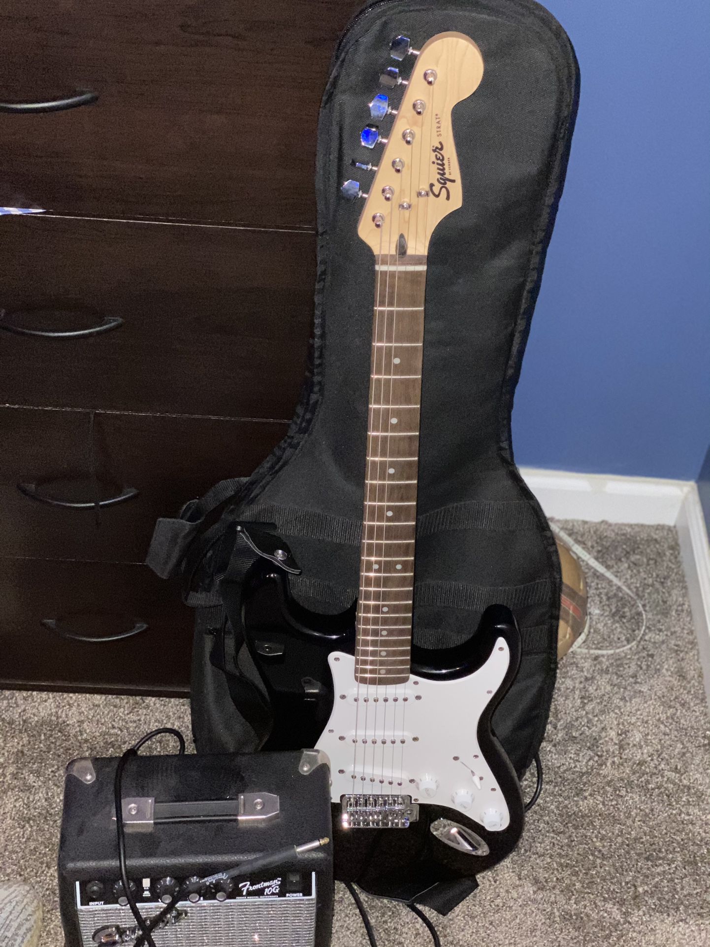 Guitar With Amp And Bag 