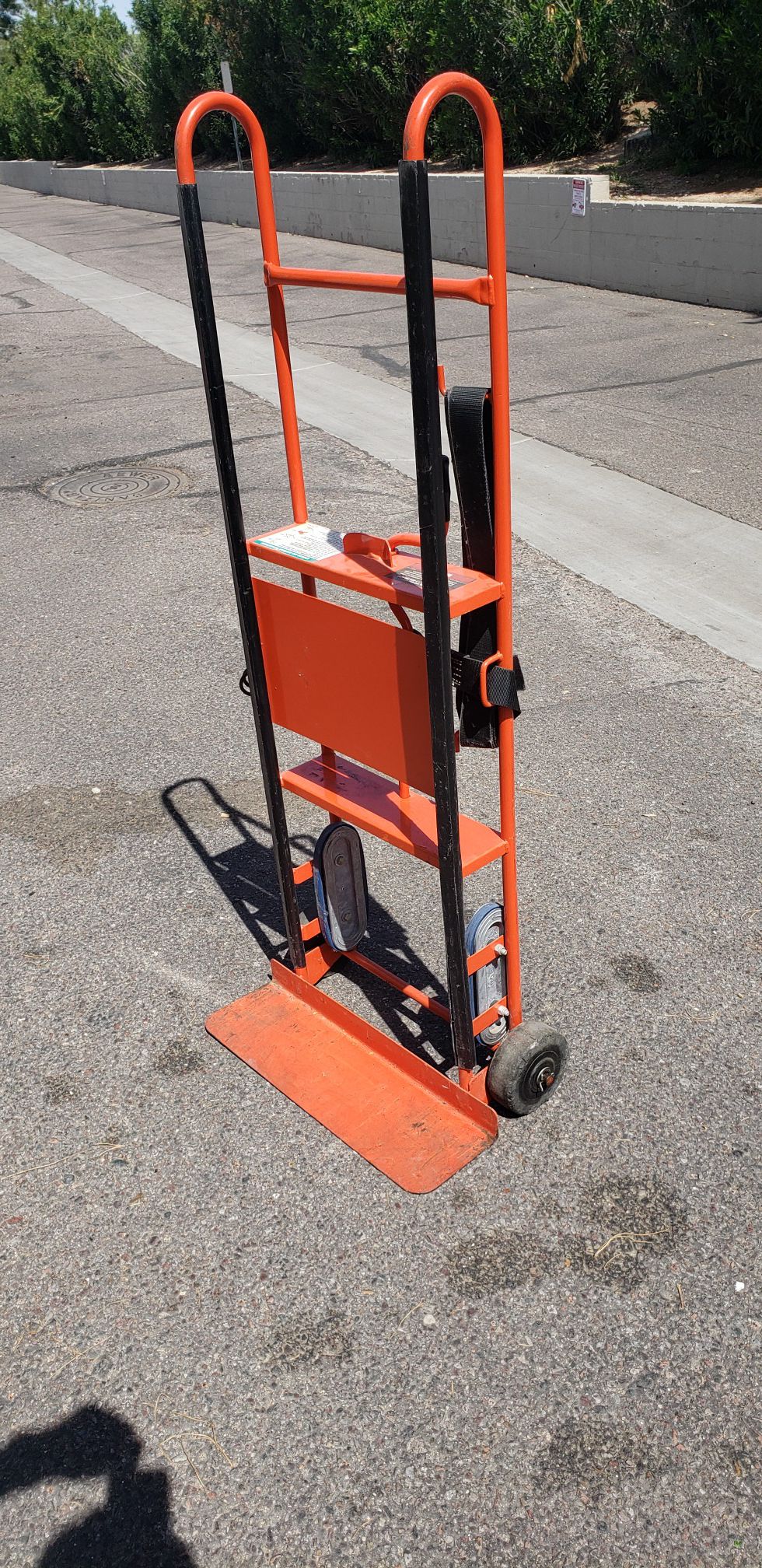 2 Wheel Appliance Dolly Hand Truck 700lb Capacity with E-Z Lock Handle $75 each (8 available) Or Take ALL 8 for $400