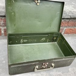 Vtg. 1940s Money Chest-Safe Lock Box-Tool Box Textured Steel Army Green