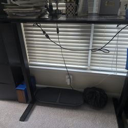 Electric Stand Up Computer Desk In Perfect Condition