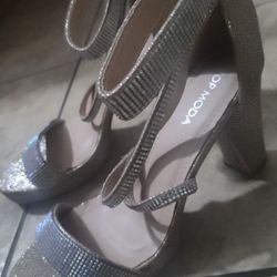 Top Moda size 7.5 Silver Rhinestone Platform High Heels