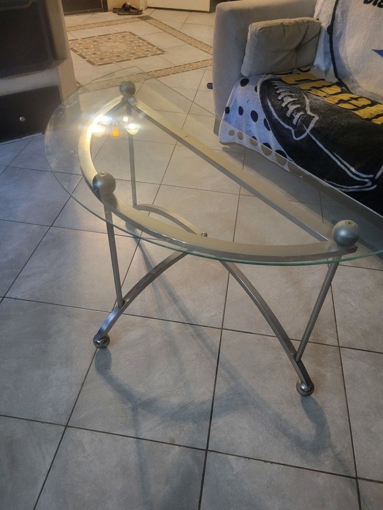 Set of 2 glass coffee table and moon table