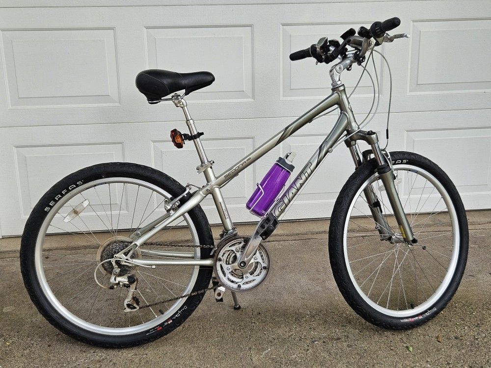 Men's 26” GIANT Sedona DX Bicycle for Sale in Winona, MN - OfferUp