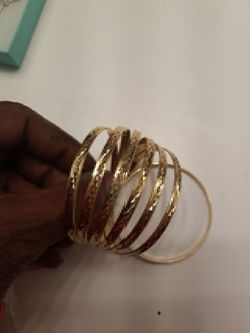Bangles bracelet gold fill for a small wrist 95$