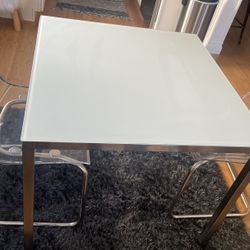 Kitchen Table & Chairs