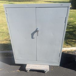 Tennsco Metal Cabinet (42h X 36w X 18d) Darien Pickup 