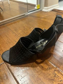 Studio Isola size 9