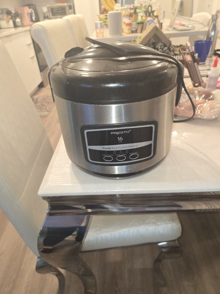 Rice Cooker/steamer For Sale Moving Sale