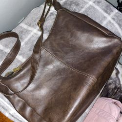 Brown Faux Leather purse  Lightly used (Medium)