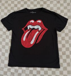 “The Rolling Stones” Vampire Fangs woman tshirt size large