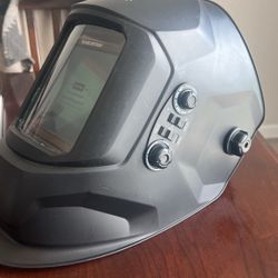 Máscara Para Soldardura Está Prácticamente Nuevo Solo Que No Tenemos La Caja.