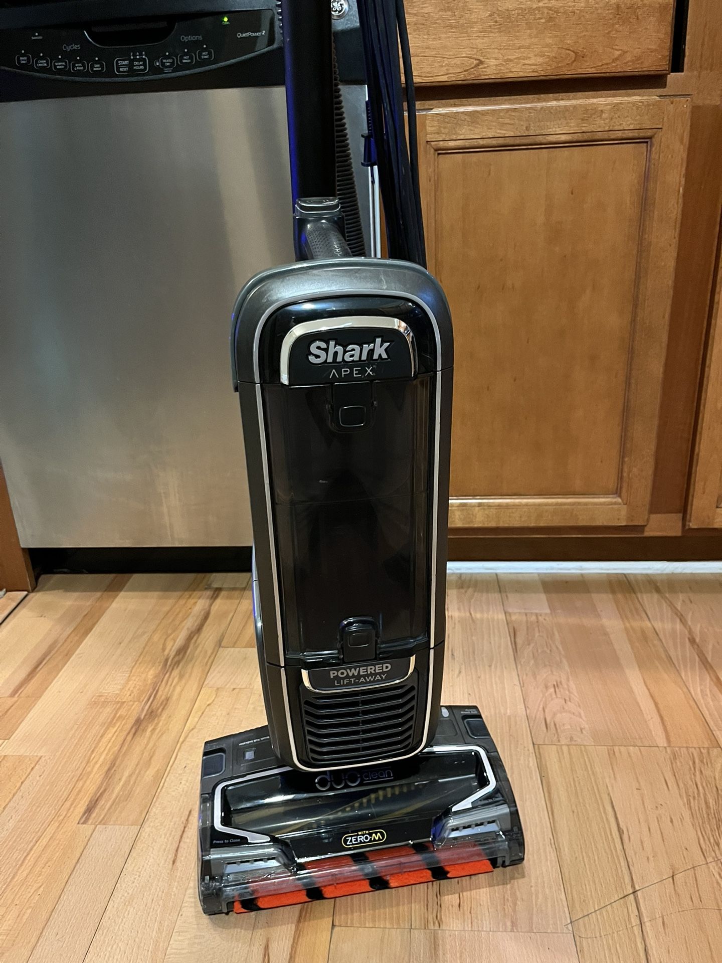 Shark Apex DuoClean AZ1002