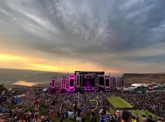 Chris Stapleton Concert and Camping Tickets at The Gorge 🎶🎸⛺️