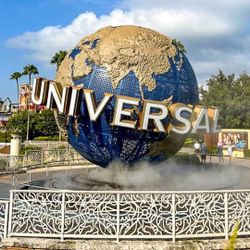 Universal studios- 2 park 1 day